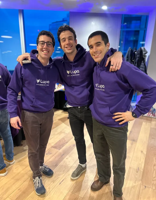 Lupa the AI Lab(rador)